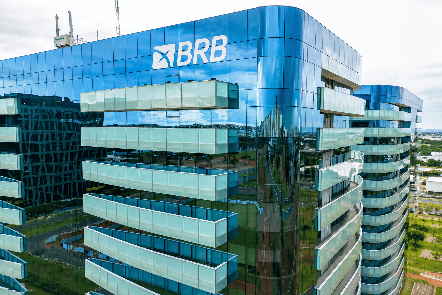 Bancos exigem garantia da Caixa e do BB para salvar o BRB, mas instituições resistem