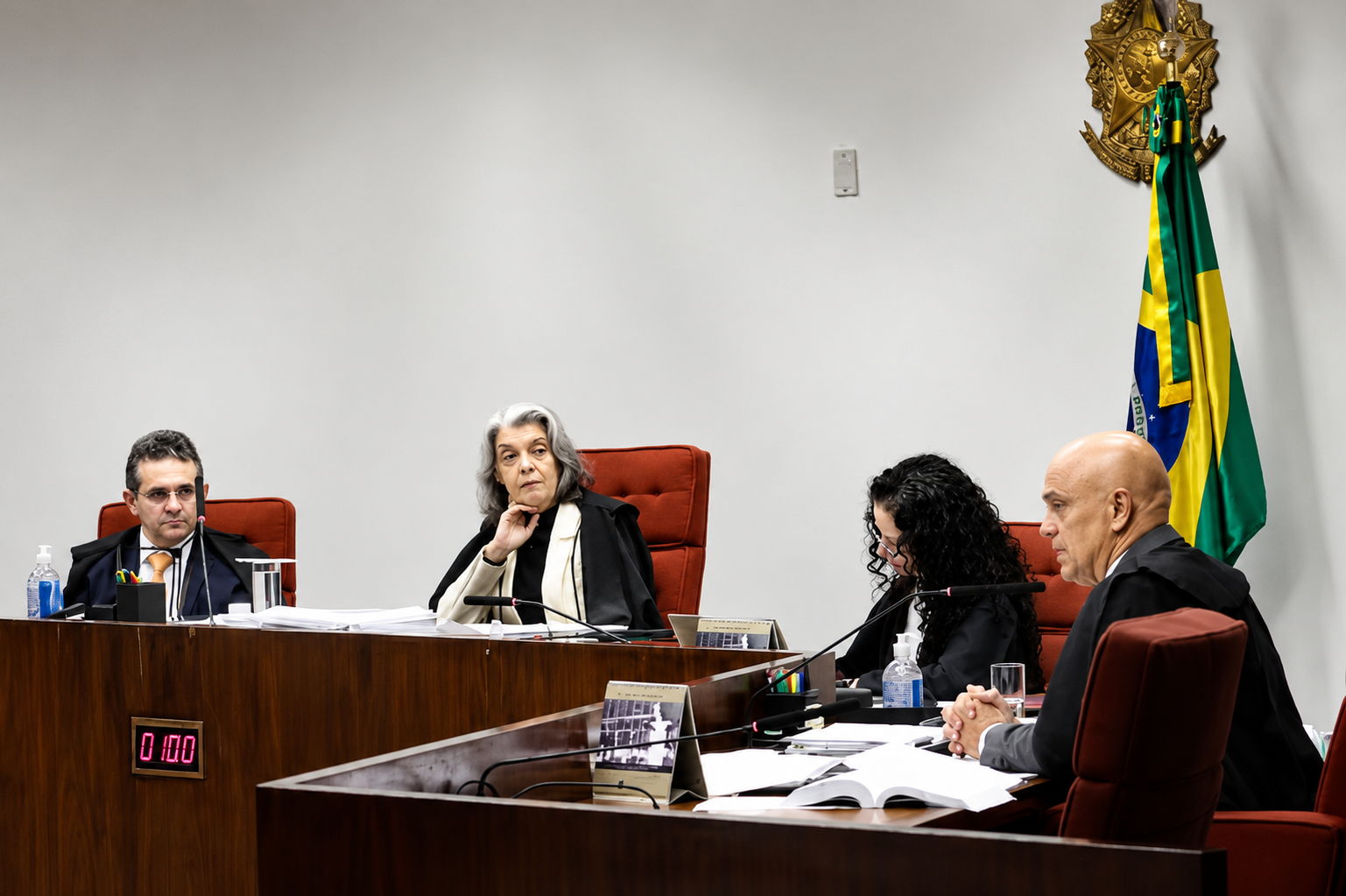 STF decide afrouxar regras de pagamento de parte dos penduricalhos que o próprio tribunal havia fixado; entenda