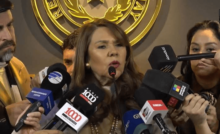 França investiga senadora paraguaia por ataques racistas contra Mbappé